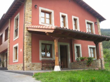 Casa El Madreñeru (Asturias) Casa El Madreñeru (Asturias)