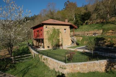La Escuela de Santana (Asturias) La Escuela de Santana (Asturias)
