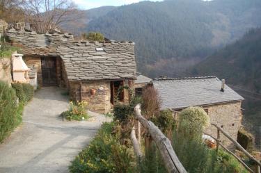 Apartamentos Rurales Esquíos (Asturias) Apartamentos Rurales Esquíos (Asturias)