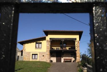 Apartamentos Rurales La Corona (Asturias) Apartamentos Rurales La Corona (Asturias)