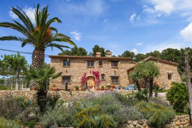 Masia Pou de la Vinya (Barcelona) Masia Pou de la Vinya (Barcelona)