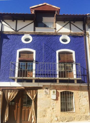 Casa Azul de la Ribera del Duero (Burgos) Casa Azul de la Ribera del Duero (Burgos)