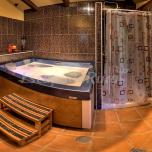 Chozo con encanto ( con jacuzzi )