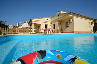 Casa Tati (Girona) Casa Tati (Girona)
