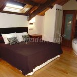 Habitación especial abuhardillada jacuzzi