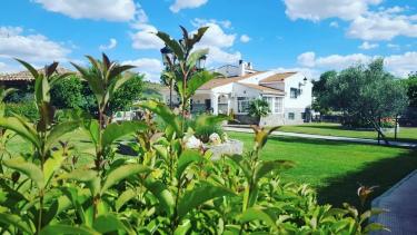 Casa Rural Finca Triana (Madrid) Casa Rural Finca Triana (Madrid)