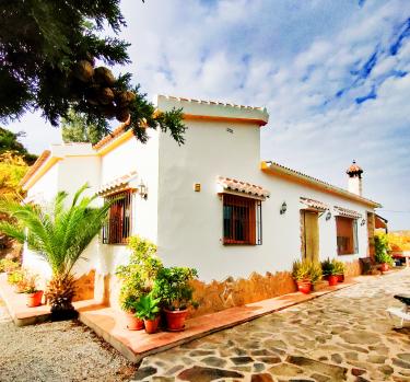 Cortijo Higueras (Málaga) Cortijo Higueras (Málaga)