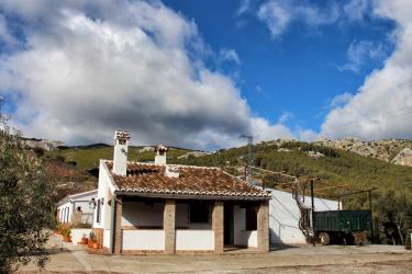 Cortijo el Lebrillo, Casa las Nieves y Casa La Cabrilla (Málaga) Cortijo el Lebrillo, Casa las Nieves y Casa La Cabrilla (Málaga)