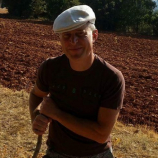 Tomás