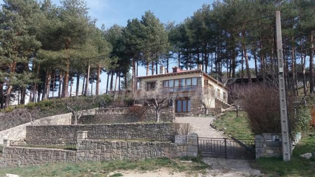 Los Rosales De Gredos Casa Rural En Hoyos Del Espino Avila