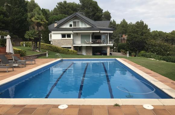 Ullastrell (Barcelona) Qué ver y dónde dormir