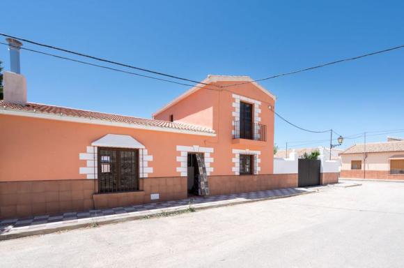 Torre Cardela (Granada) Qué ver y dónde dormir