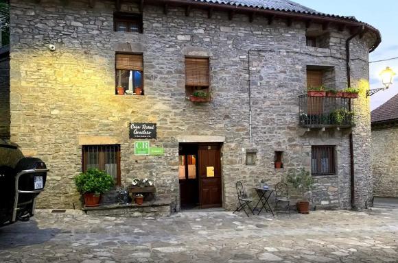 Javierre del Obispo (Huesca) Qué ver y dónde dormir