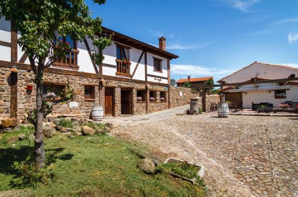 Laguna de Cameros (La Rioja) Qué ver y dónde dormir