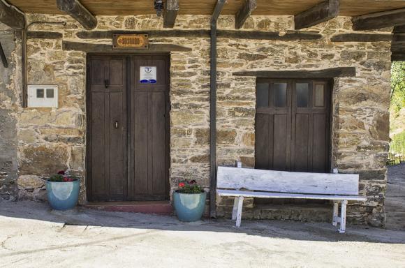 Villar de los Barrios (León) Qué ver y dónde dormir